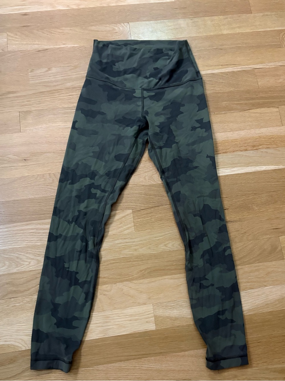 Lululemon Camo green Align leggings size 4